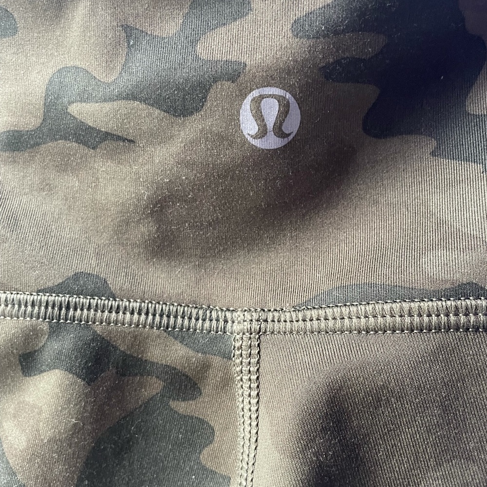 Size 8 great condition lululemon camp Capri
